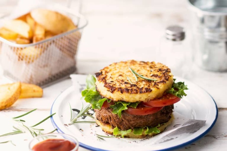 burger-de-boeuf-sur-galette-de-pomme-de-terre